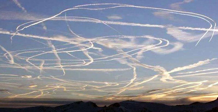 http://thegreaterpicture.com/images/chemtrails-madness.jpg